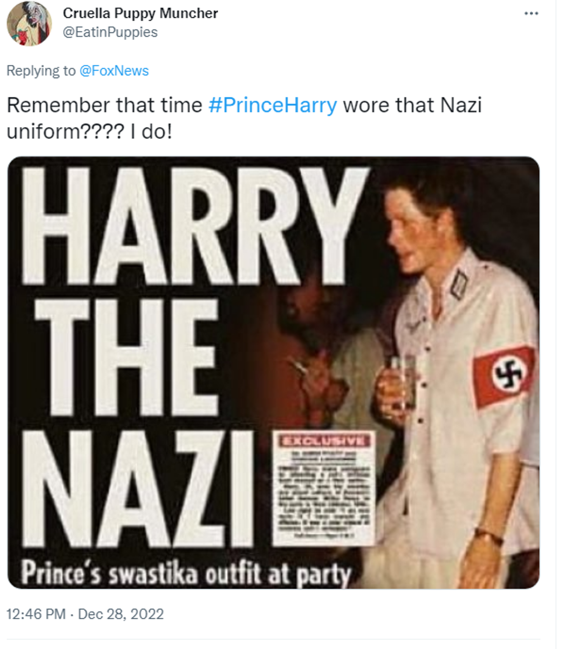 Twitter screenshot of newspaper cover picturing Prince Harry in 2005. - Sputnik International, 1920, 05.01.2023