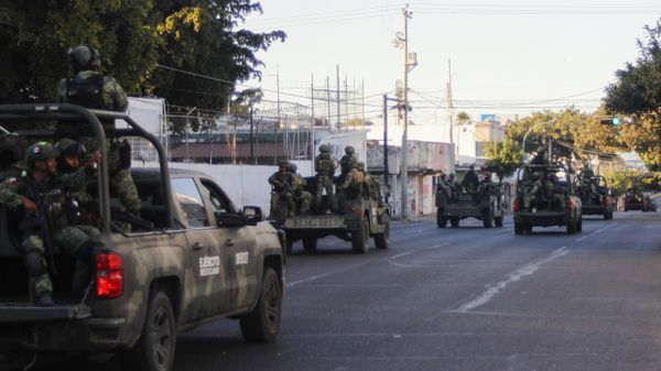 An army convoy patrols the streets of Culiacan, Sinaloa state, Thursday, Jan. 5, 2023. Mexican security forces captured Ovidio Guzmán, an alleged drug trafficker wanted by the United States and one of the sons of former Sinaloa cartel boss Joaquín “El Chapo” Guzmán, in a pre-dawn operation Thursday that set off gunfights and roadblocks across the western state’s capital. - Sputnik International
