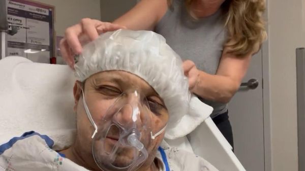 Jeremy Renner in hospital - Sputnik International