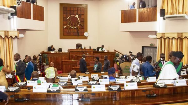 A general view shows Benin's national assembly in Porto Novo on May 16, 2019. - Soldiers and police surrounded Benin's parliament, guarding newly elected lawmakers of the West African nation as they were sworn into office following deadly post-election violence. The poll had taken place without any opposition candidate, and all 83 members of parliament come from the only two parties allowed to take part, both allied to President Patrice Talon.  - Sputnik International