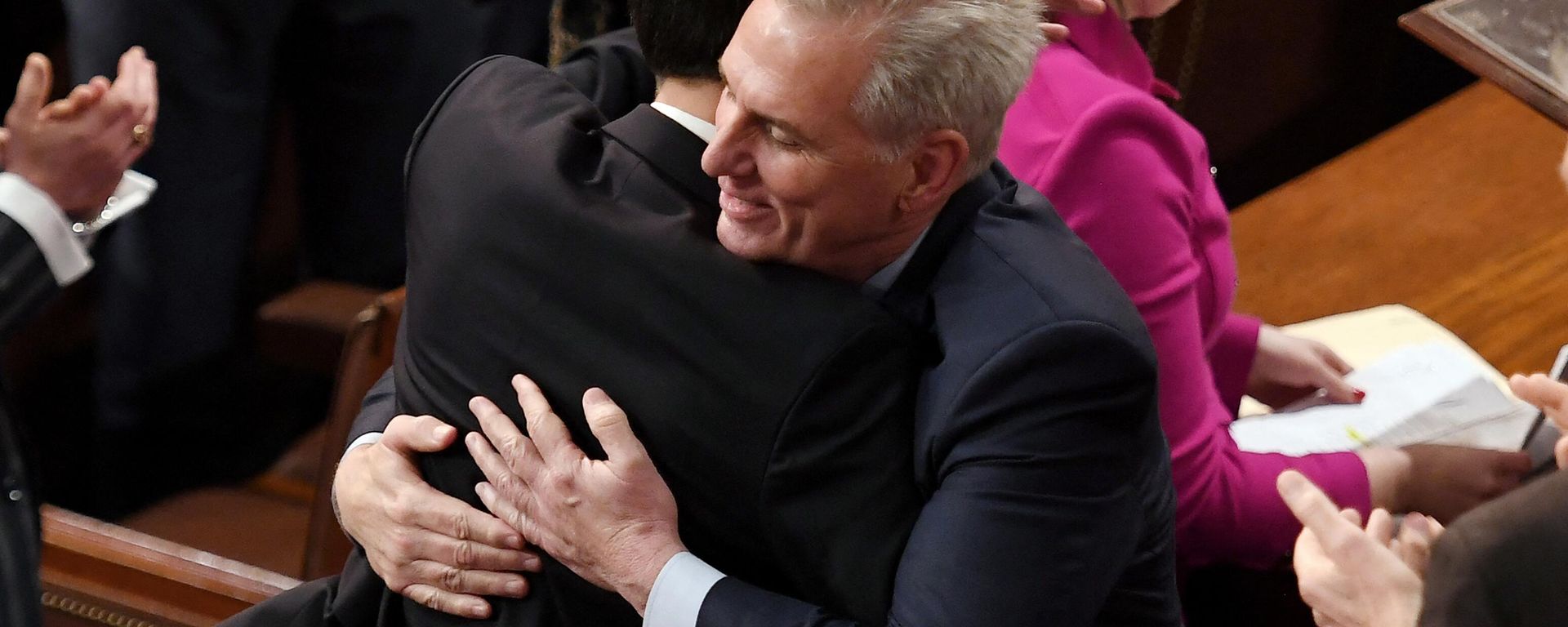 Newly elected Speaker of the US House of Representatives Kevin McCarthy hugs his Floor Director John Leganski after being annointed on the 15th round of voting at the US Capitol in Washington, DC, on January 7, 2023. Newly elected Speaker of the US House of Representatives Kevin McCarthy hugs his Floor Director John Leganski after being annointed on the 15th round of voting at the US Capitol in Washington, DC, on January 7, 2023. - Sputnik International, 1920, 07.01.2023