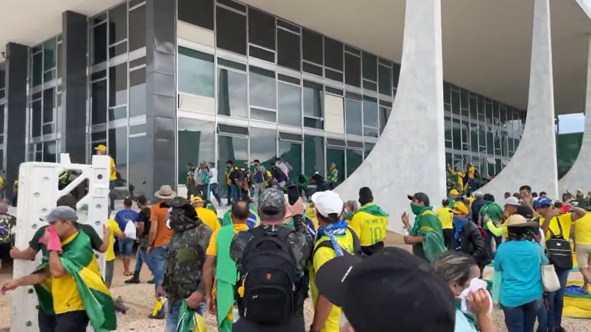 Bolsonaro Supporters Storm Congress - Sputnik International, 1920, 10.01.2023