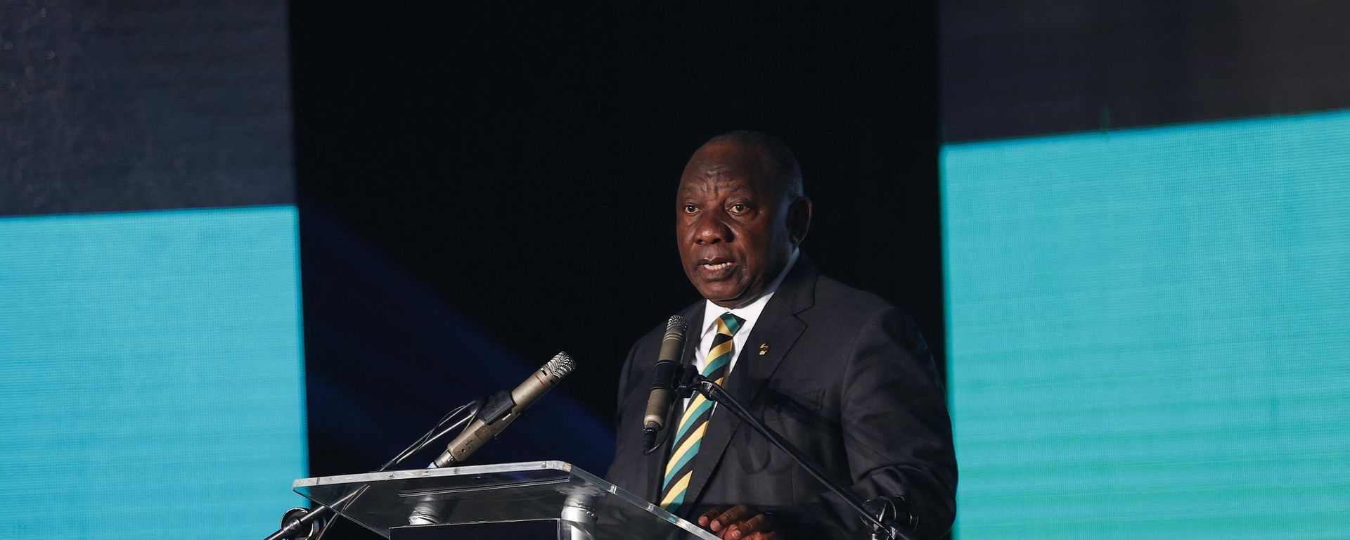 South African President and leader of the ruling African National Congress (ANC) Cyril Ramaphosa delivers a keynote address during the during 111th Anniversary gala dinner celebration at the Imvelo Safari in Bloemfontein on January 7, 2023. South African President and leader of the ruling African National Congress (ANC) Cyril Ramaphosa delivers a keynote address during the during 111th Anniversary gala dinner celebration at the Imvelo Safari in Bloemfontein on January 7, 2023. - Sputnik International, 1920, 09.01.2023