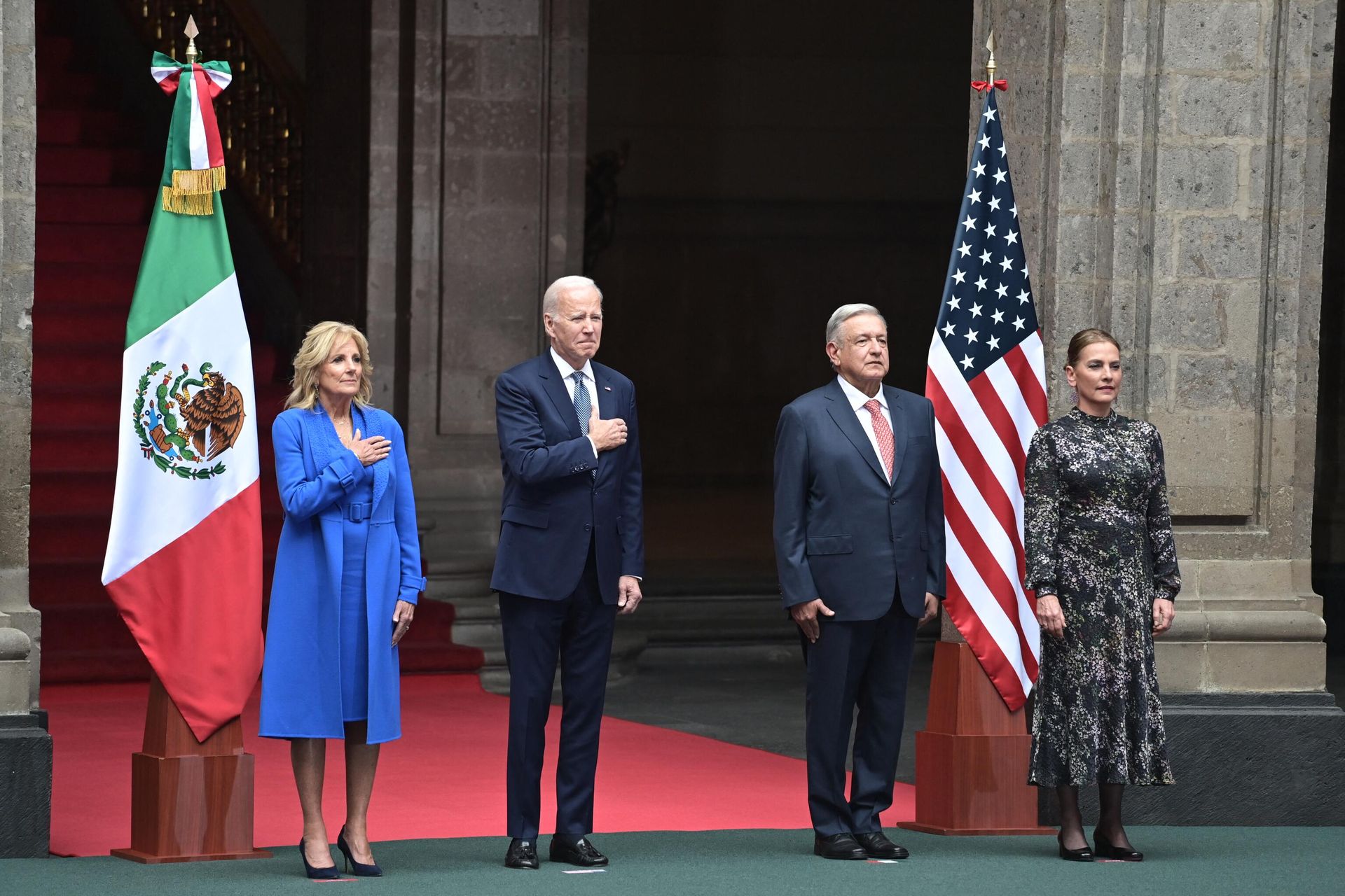 (L to R) US First Lady Jill Biden, US President Joe Biden, Mexico's President Andres Manuel Lopez Obrador, and Mexico's First Lady Beatriz Gutierrez Muller attend a welcome ceremony at Palacio Nacional (National Palace) in Mexico City, on January 9, 2023 - Sputnik International, 1920, 10.01.2023