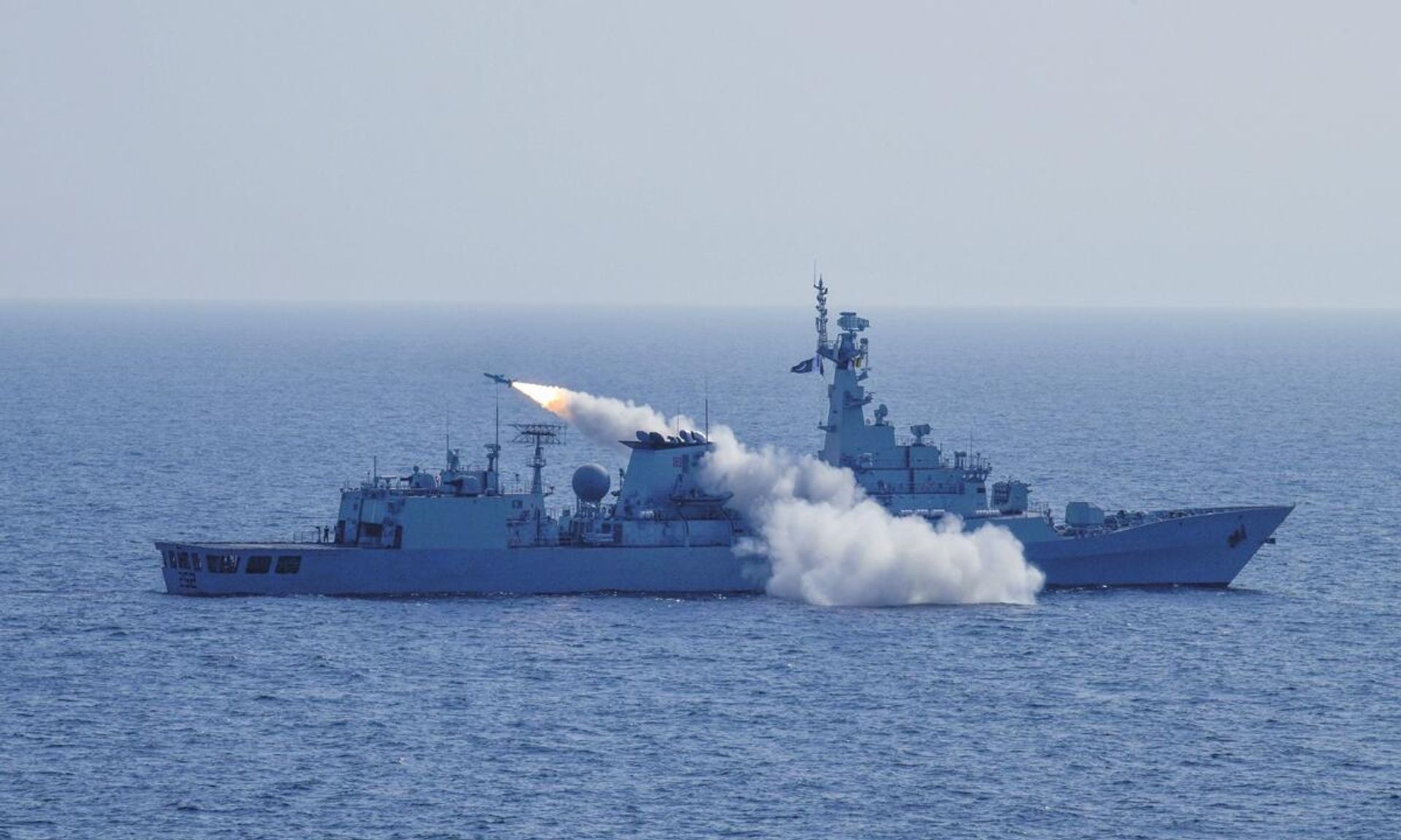 A Pakistan Navy F-22P ship conducts a live firing demonstration of a surface-to-surface missile. A Pakistan Navy F-22P ship conducts a live firing demonstration of a surface-to-surface missile. - Sputnik International, 1920, 10.01.2023