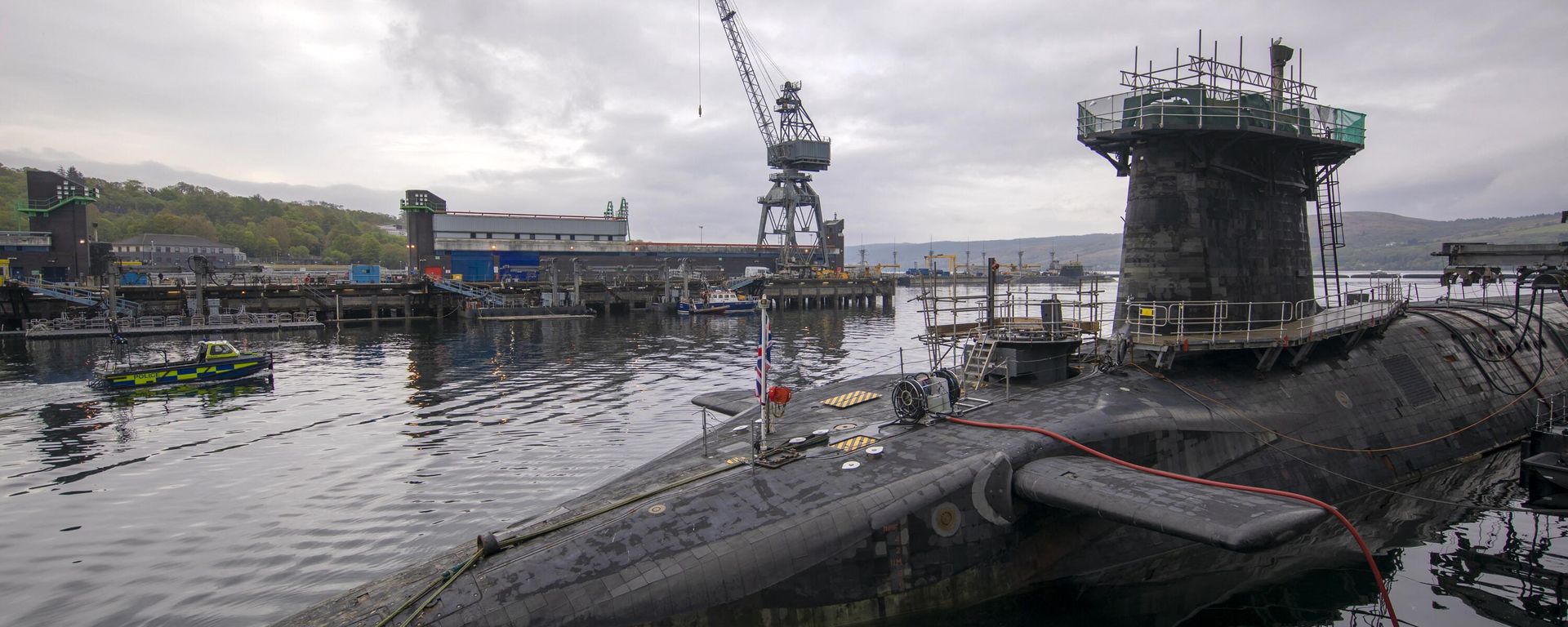 Vanguard-class submarine HMS Vigilant, one of the UK's four nuclear warhead-carrying submarines at HM Naval Base Clyde, Faslane, west of Glasgow, Scotland on April 29, 2019 Vanguard-class submarine HMS Vigilant, one of the UK's four nuclear warhead-carrying submarines at HM Naval Base Clyde, Faslane, west of Glasgow, Scotland on April 29, 2019 - Sputnik International, 1920, 31.01.2023