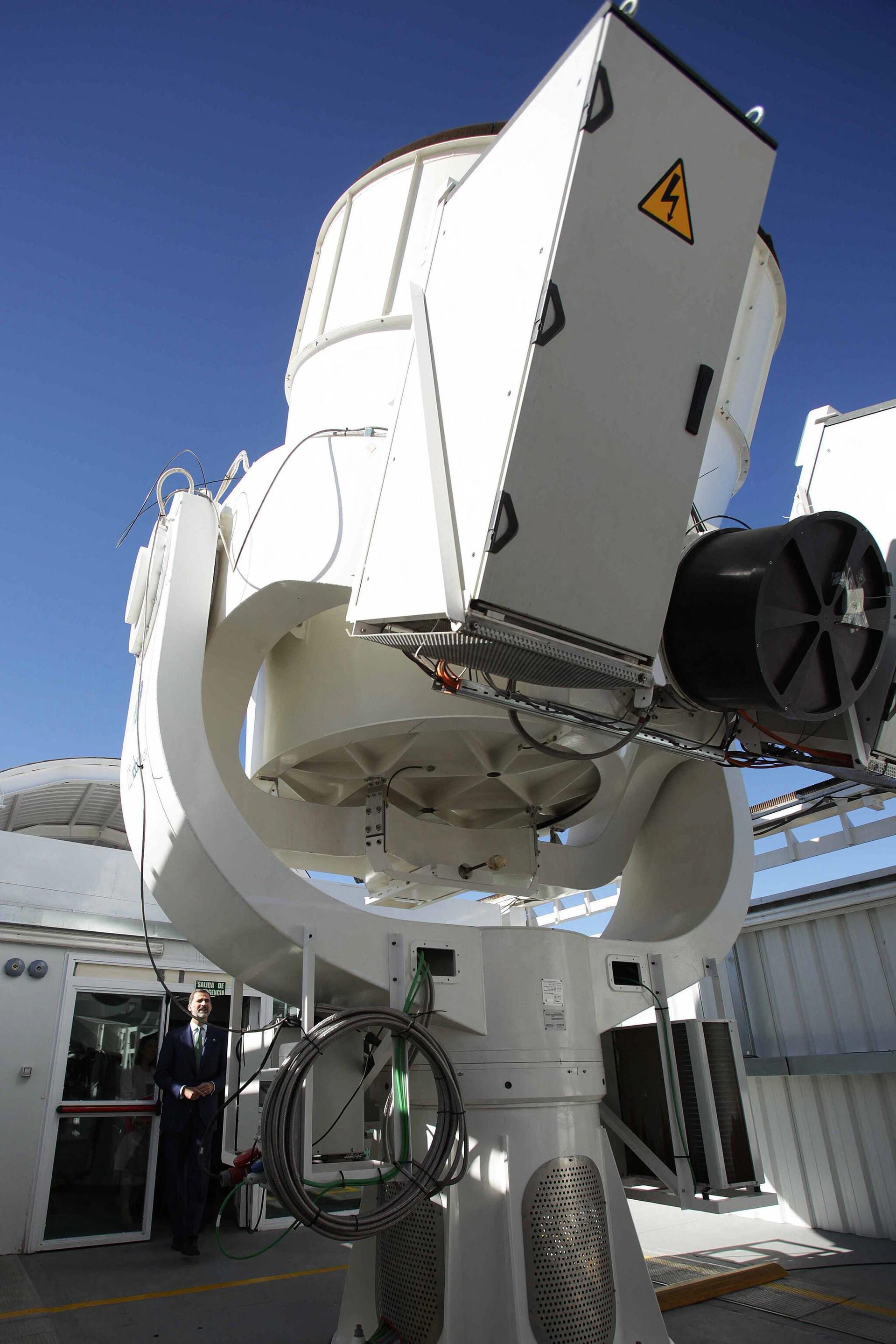 Spain's King Felipe VI arrives at the Instituto de Astrofisica de Canarias (IAC - Canary Astrophysical Institute) for a the visit of two new telescopes of the Teide Observatory, on the Canary island of Tenerife on June 27, 2015.   - Sputnik International, 1920, 12.01.2023