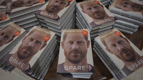 FILE - Copies of the new book by Prince Harry called Spare are displayed at a book store in London, Jan. 10, 2023. Prince Harry’s explosive memoir, with its damning allegations of a toxic relationship between the monarchy and the press, is likely to accelerate the pace of change already under way within the House of Windsor following the death of Queen Elizabeth II. - Sputnik International