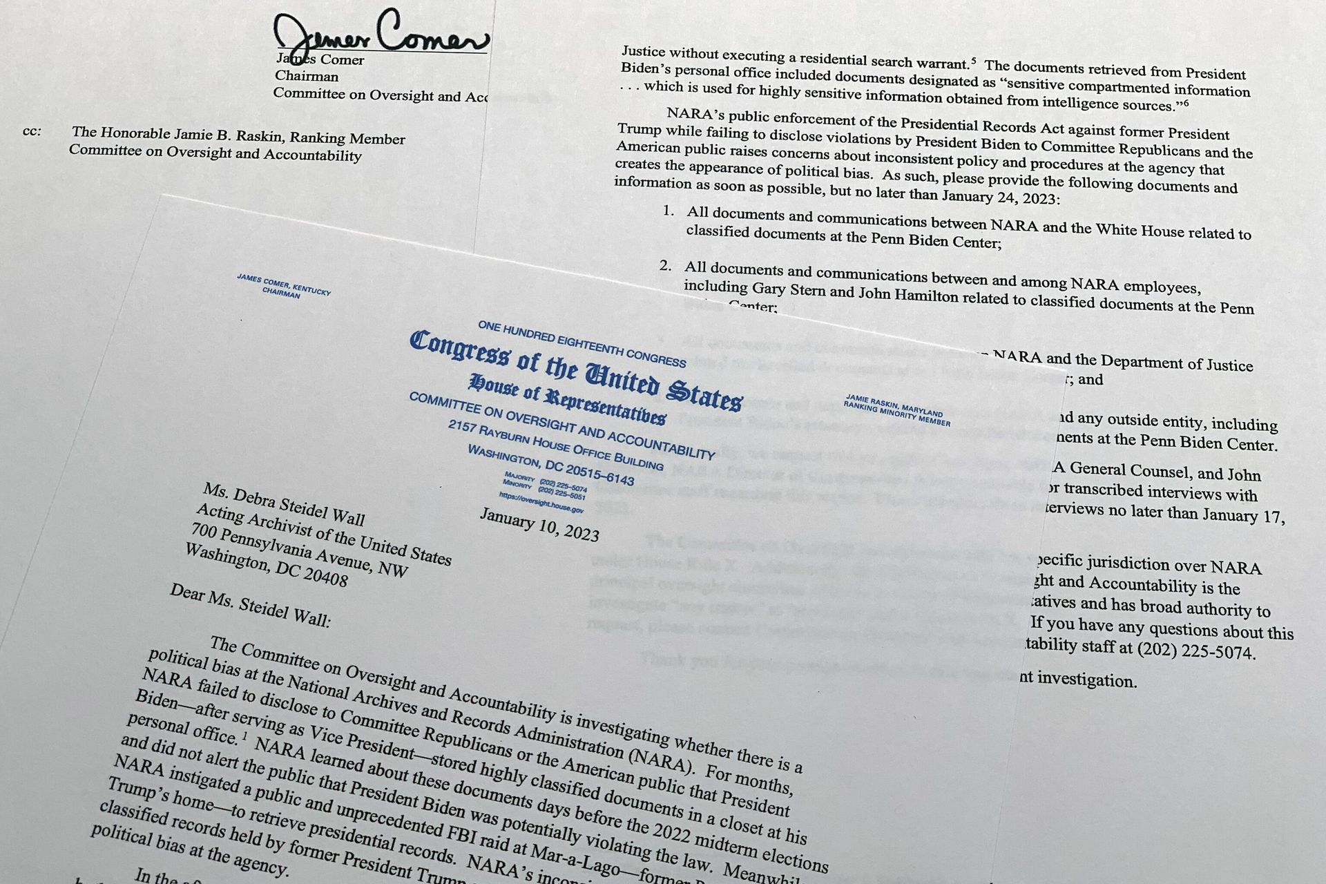 The letter from House Oversight Committee chairman Rep. James Comer, R-Ky., to Debra Steidel Wall, archivist of the United States, requesting, among other things, all documents and communications between the National Archives and Records Administration related to classified documents at the Penn Biden Center. - Sputnik International, 1920, 14.01.2023
