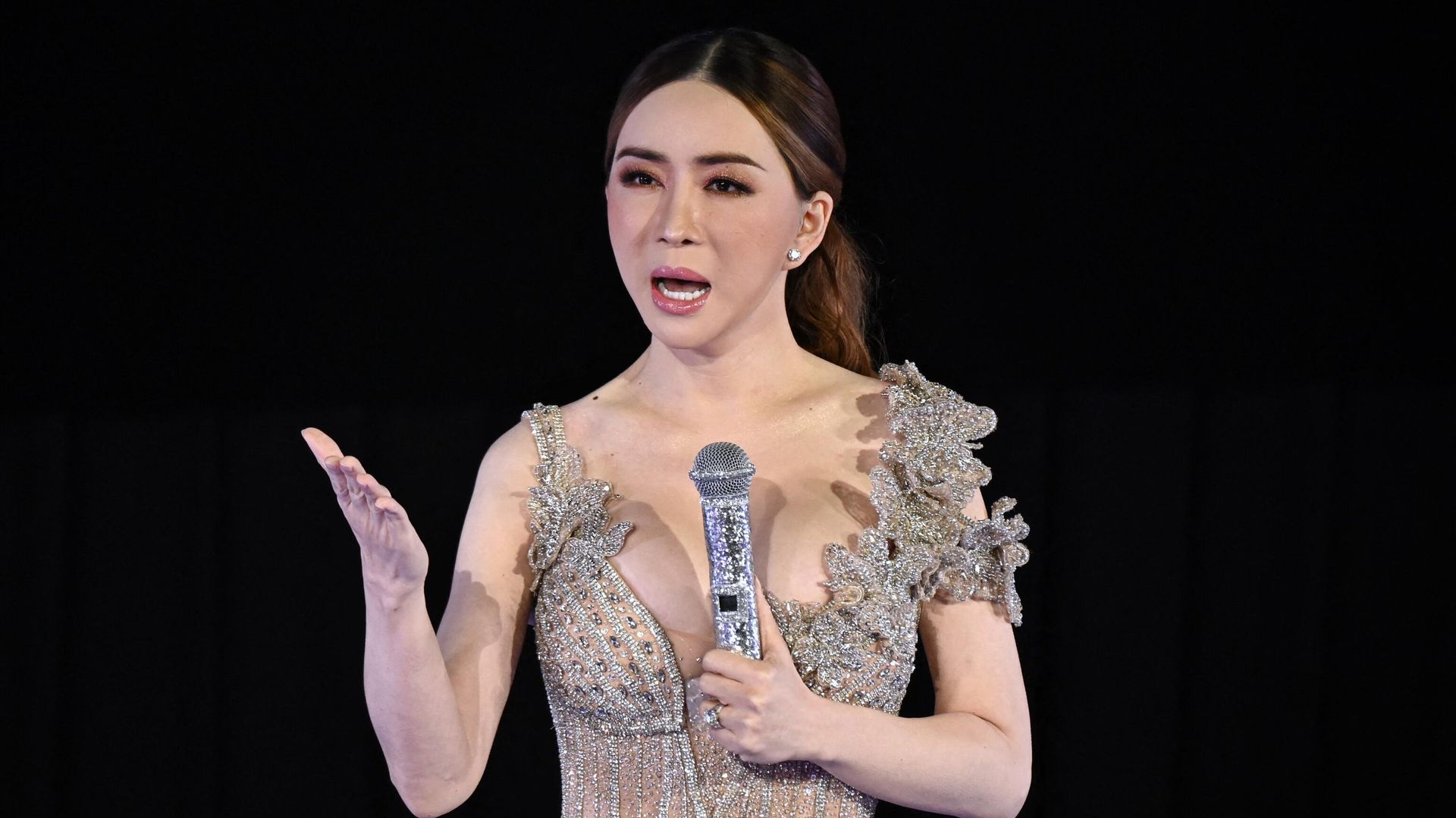 CEO of JKN Global Group Jakapong “Anne” Jakrajutatip speaks on stage during the Miss Universe Extravaganza, after JKN’s acquisition of the Miss Universe franchise, in Bangkok on November 7, 2022. CEO of JKN Global Group Jakapong “Anne” Jakrajutatip speaks on stage during the Miss Universe Extravaganza, after JKN’s acquisition of the Miss Universe franchise, in Bangkok on November 7, 2022. - Sputnik International, 1920, 15.01.2023