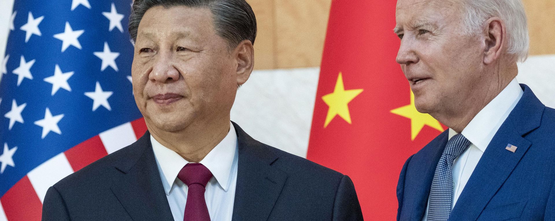 U.S. President Joe Biden, right, stands with Chinese President Xi Jinping before a meeting on the sidelines of the G20 summit meeting U.S. President Joe Biden, right, stands with Chinese President Xi Jinping before a meeting on the sidelines of the G20 summit meeting - Sputnik International, 1920, 11.11.2023