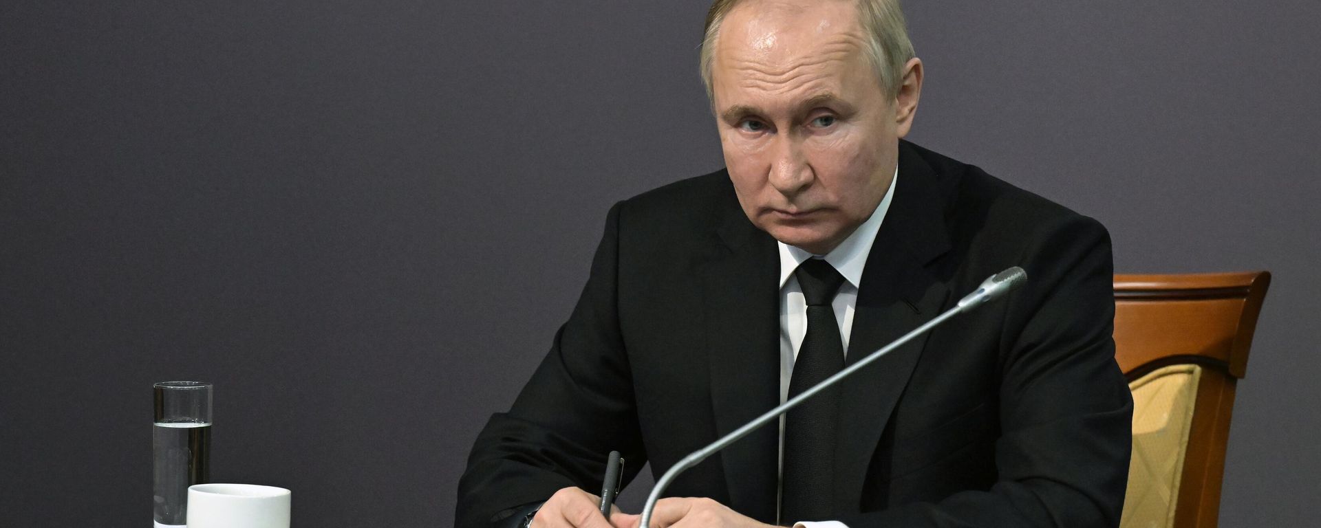 Russian President Vladimir Putin taking part in events dedicated to commemorate the 80th anniversary of Red Army troops breaking the Siege of Leningrad. January 18, 2023 - Sputnik International, 1920, 18.01.2023