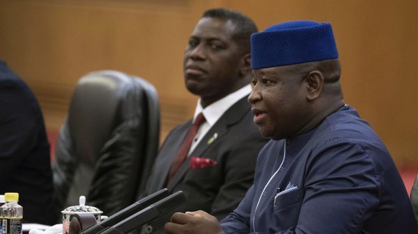 Sierra Leone President Julius Maada Bio talks to China's President Xi Jinping during their meeting, at the Great Hall of the People in Beijing, China Thursday, Aug. 30, 2018. - Sputnik International