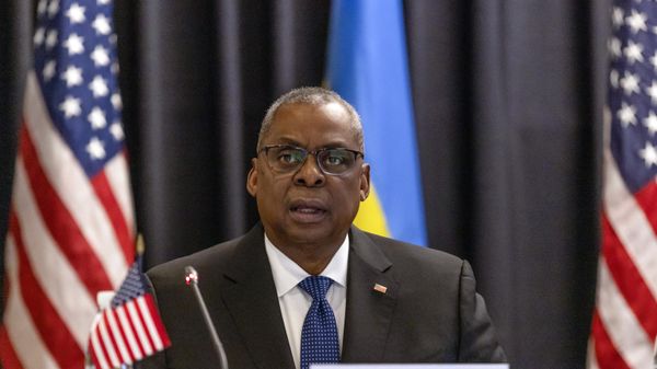 US Secretary of Defence Lloyd Austin gives an opening statement prior to the start of the Ukraine Defense Contact Group meeting at Ramstein Air Base in Ramstein-Miesenbach, southwestern Germany on January 20, 2023.  - Sputnik International