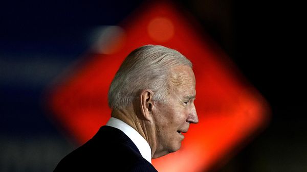 President Joe Biden talks about infrastructure during an event at the Kansas City Area Transit Authority Dec. 8, 2021, in Kansas City, Mo. - Sputnik International