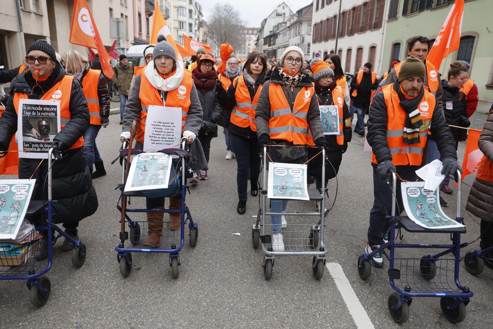 Protestors march with walkers as they demonstrate against proposed pension changes,Thursday, Jan. 19, 2023 in Strasbourg, eastern France. Protestors march with walkers as they demonstrate against proposed pension changes,Thursday, Jan. 19, 2023 in Strasbourg, eastern France. - Sputnik International, 1920, 21.01.2023