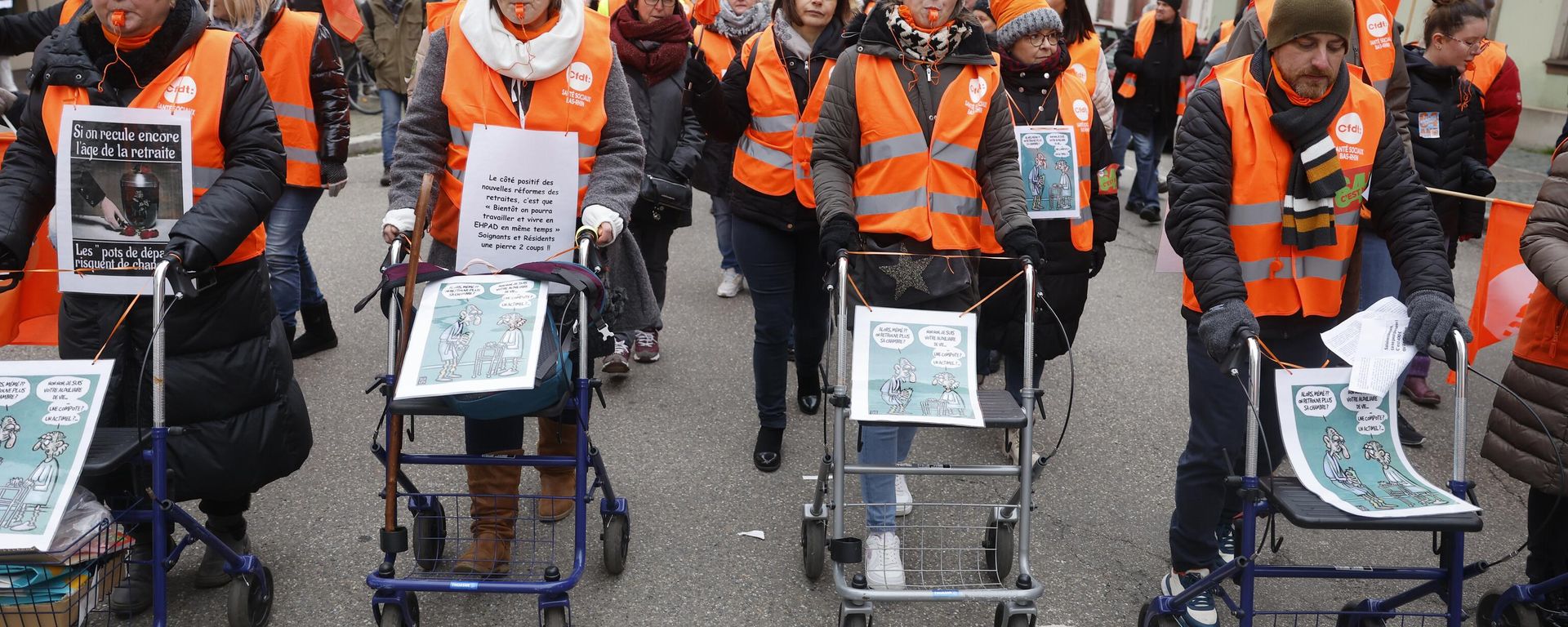 Protestors march with walkers as they demonstrate against proposed pension changes,Thursday, Jan. 19, 2023 in Strasbourg, eastern France. Protestors march with walkers as they demonstrate against proposed pension changes,Thursday, Jan. 19, 2023 in Strasbourg, eastern France. - Sputnik International, 1920, 11.02.2023