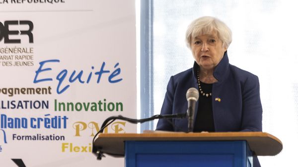 US Treasury Secretary Janet Yellen delivers a speech to the General Delegation for Rapid Entrepreneurship of Women and Youth in Dakar, Senegal, Friday Jan. 20, 2023. - Sputnik International