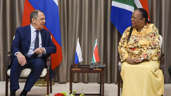 In this photo released by the Russian Foreign Ministry Press Service, Russia's Foreign Minister Sergey Lavrov, left, and his South Africa's counterpart Naledi Pandor, speak, during their meeting in Pretoria, South Africa, Monday, Jan. 23, 2023 - Sputnik International