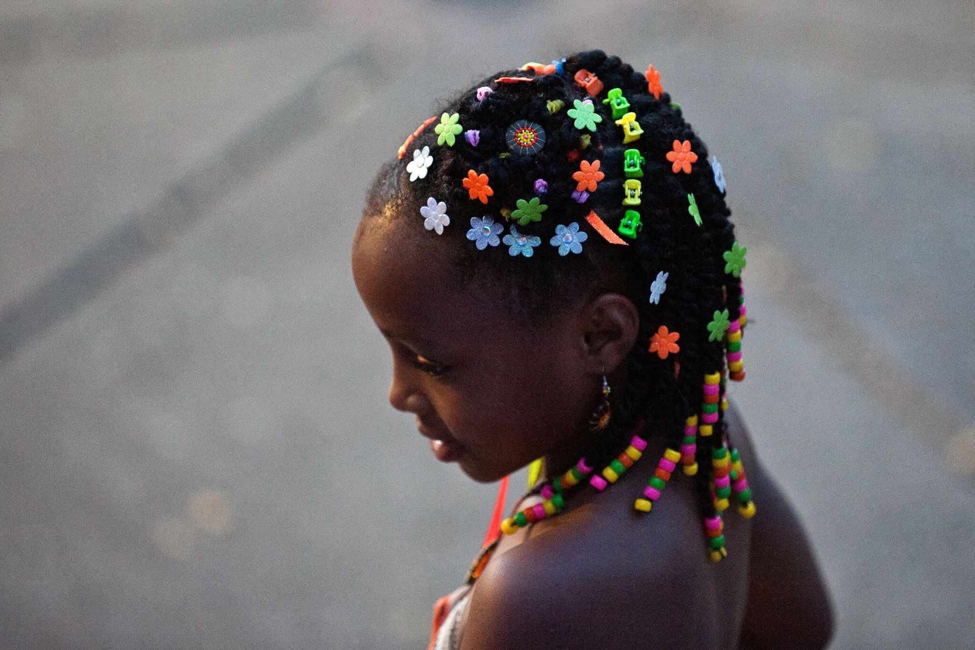A woman presents an Afro-Colombian hairstyle during the 9th contest of Afro-hairdressers, in Cali, Valle del Cauca departament, Colombia, on May 12, 2013. A woman presents an Afro-Colombian hairstyle during the 9th contest of Afro-hairdressers, in Cali, Valle del Cauca departament, Colombia, on May 12, 2013. - Sputnik International, 1920, 25.01.2023