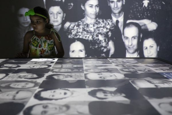 Фотографии тысяч людей, нашедших убежище в Бразилии во время Холокоста, в Мемориале жертв Холокоста в Рио-де-Жанейро - Sputnik International
