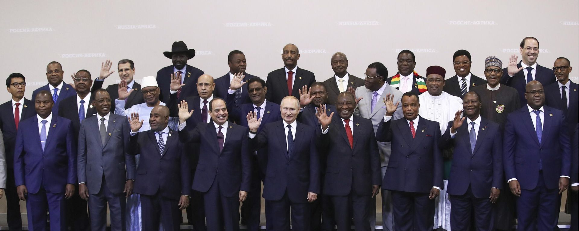 Russian President Vladimir Putin, center, poses for a photo with leaders of African countries at the Russia-Africa summit in the Black Sea resort of Sochi, Russia, Thursday, Oct. 24, 2019. Russian President Vladimir Putin, center, poses for a photo with leaders of African countries at the Russia-Africa summit in the Black Sea resort of Sochi, Russia, Thursday, Oct. 24, 2019. - Sputnik International, 1920, 26.01.2023