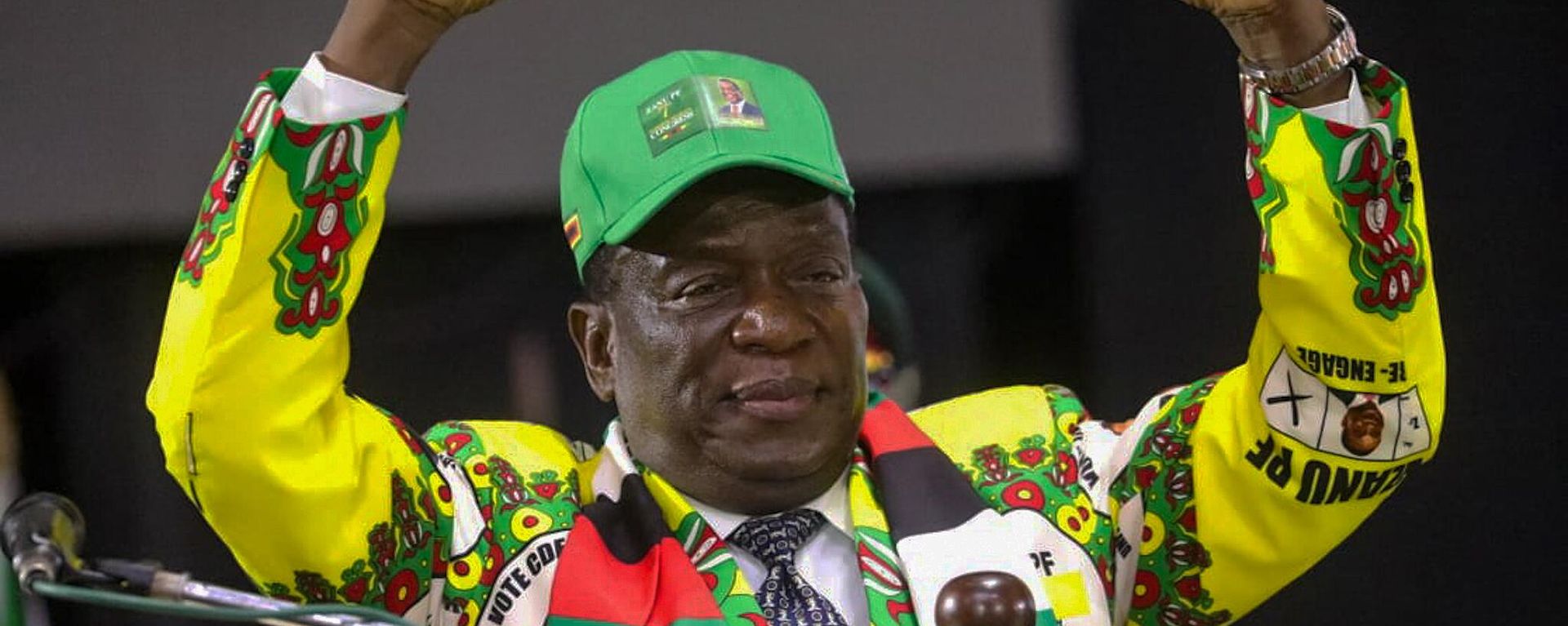 Zimbabwe's President Emmerson Mnangagwa greets delegates at the party congress in Harare, Friday, Oct, 28, 2022. Mnangagwa officially opened a ruling party congress that is set to renominate him as the party's presidential candidate for next year's election. Zimbabwe's President Emmerson Mnangagwa greets delegates at the party congress in Harare, Friday, Oct, 28, 2022. Mnangagwa officially opened a ruling party congress that is set to renominate him as the party's presidential candidate for next year's election. - Sputnik International, 1920, 26.01.2023