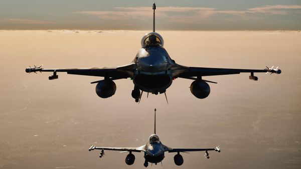 F 16 fighter jets takes part in the NATO Air Shielding exercise near the air base in Lask, central Poland on October 12, 2022 - Sputnik International