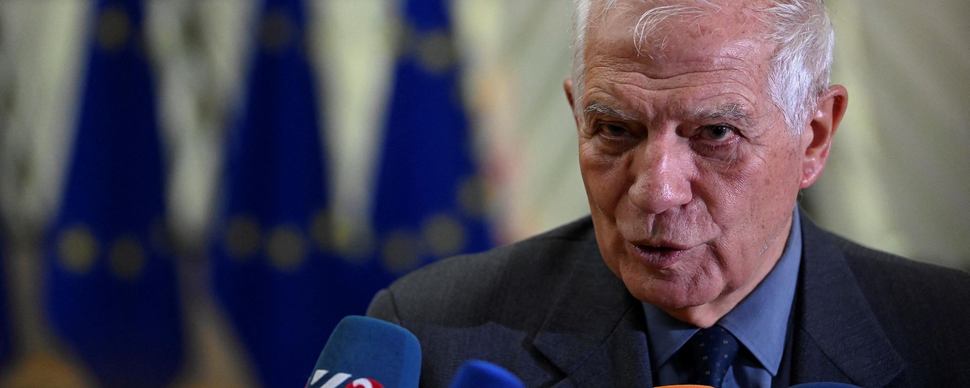 European Union High Commissioner for Foreign Affairs and Security Policy Josep Borrell talks to the press as he arrives for an EU foreign ministers meeting in Brussels on January 23, 2023. European Union High Commissioner for Foreign Affairs and Security Policy Josep Borrell talks to the press as he arrives for an EU foreign ministers meeting in Brussels on January 23, 2023. - Sputnik International, 1920, 27.01.2023