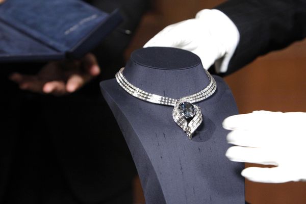 Paradoxically, one of the most famous jewelers, Carl Faberge, who created a collection of famous Easter eggs for the Russian imperial house, died in complete poverty.Above: The 'Hope Diamond' is seen in its new temporary setting, 'Embracing Hope', on Thursday 18 November 2010, at the Smithsonian National Museum of Natural History in Washington. The temporary setting is platinum with 340 baguette diamonds and took more than eight months to create. Paradoxically, one of the most famous jewelers, Carl Faberge, who created a collection of famous Easter eggs for the Russian imperial house, died in complete poverty.Above: The 'Hope Diamond' is seen in its new temporary setting, 'Embracing Hope', on Thursday 18 November 2010, at the Smithsonian National Museum of Natural History in Washington. The temporary setting is platinum with 340 baguette diamonds and took more than eight months to create. - Sputnik International