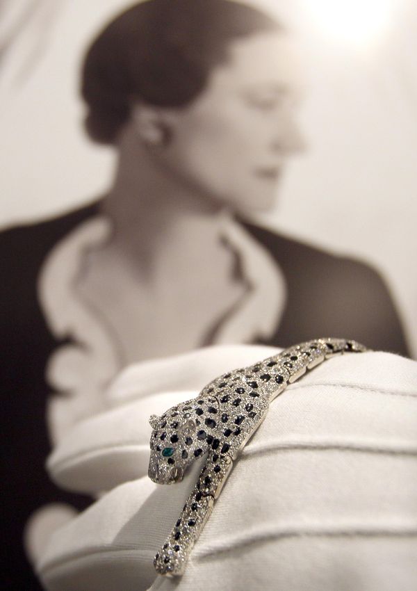 Is the profession of jeweler in demand? Certainly, the skills of an experienced craftsman will always be appreciated, because people like to decorate themselves even in the years of crisis.Above: An onyx and diamond panther bracelet by Cartier, that once belonged to Wallis Simpson, is seen in front of a Cecil Beaton portrait of her at Sotheby's auction rooms in London on 22 July 2010. Is the profession of jeweler in demand? Certainly, the skills of an experienced craftsman will always be appreciated, because people like to decorate themselves even in the years of crisis.Above: An onyx and diamond panther bracelet by Cartier, that once belonged to Wallis Simpson, is seen in front of a Cecil Beaton portrait of her at Sotheby's auction rooms in London on 22 July 2010. - Sputnik International