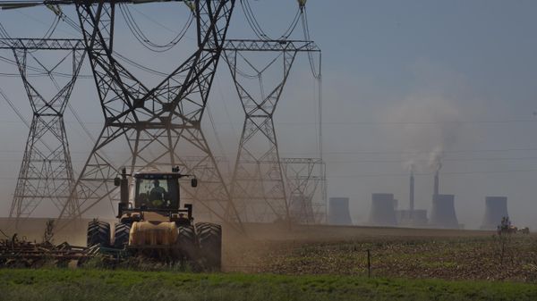 The land is ploughed under electrical pylons leading from a coal-powered electricity generating plant east of Johannesburg, Thursday, Nov. 17 2022 - Sputnik International