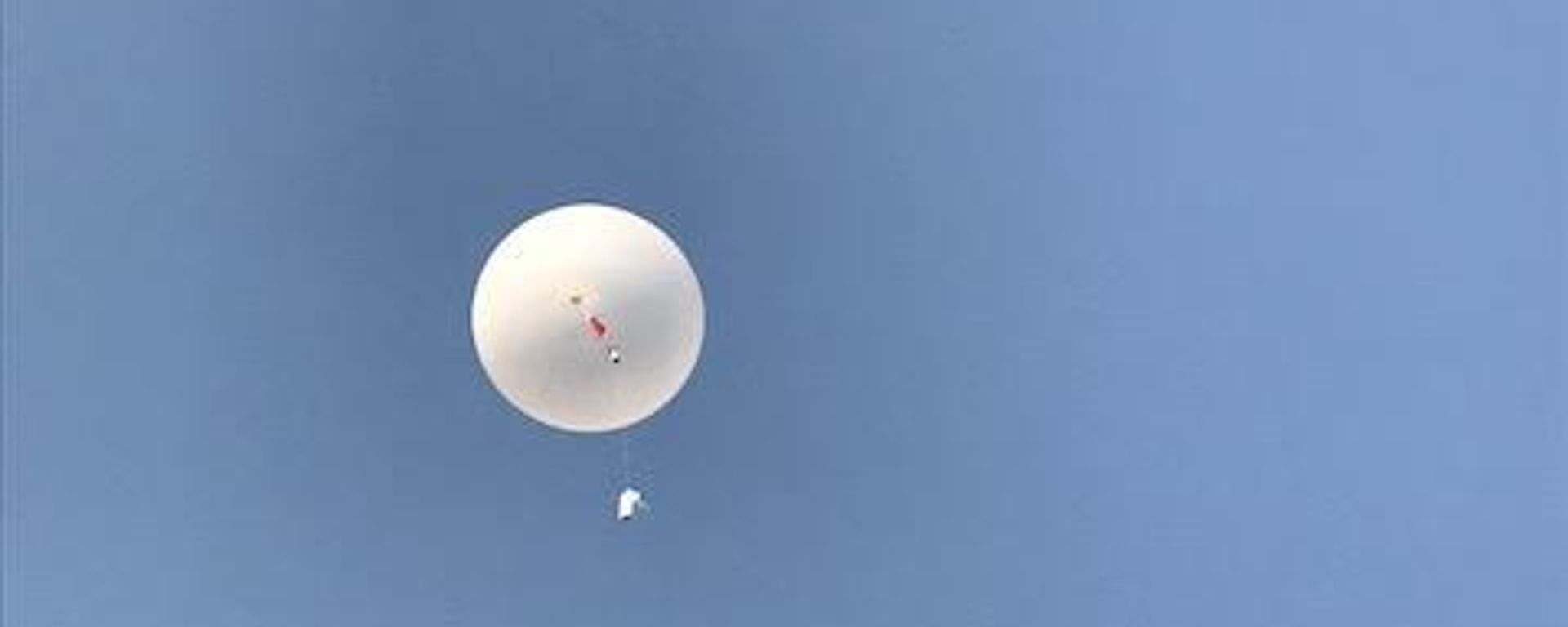 A US weather balloon launched to gather weather data close to the Meyers Fire area in Montana in September 2017 A US weather balloon launched to gather weather data close to the Meyers Fire area in Montana in September 2017 - Sputnik International, 1920, 14.02.2023