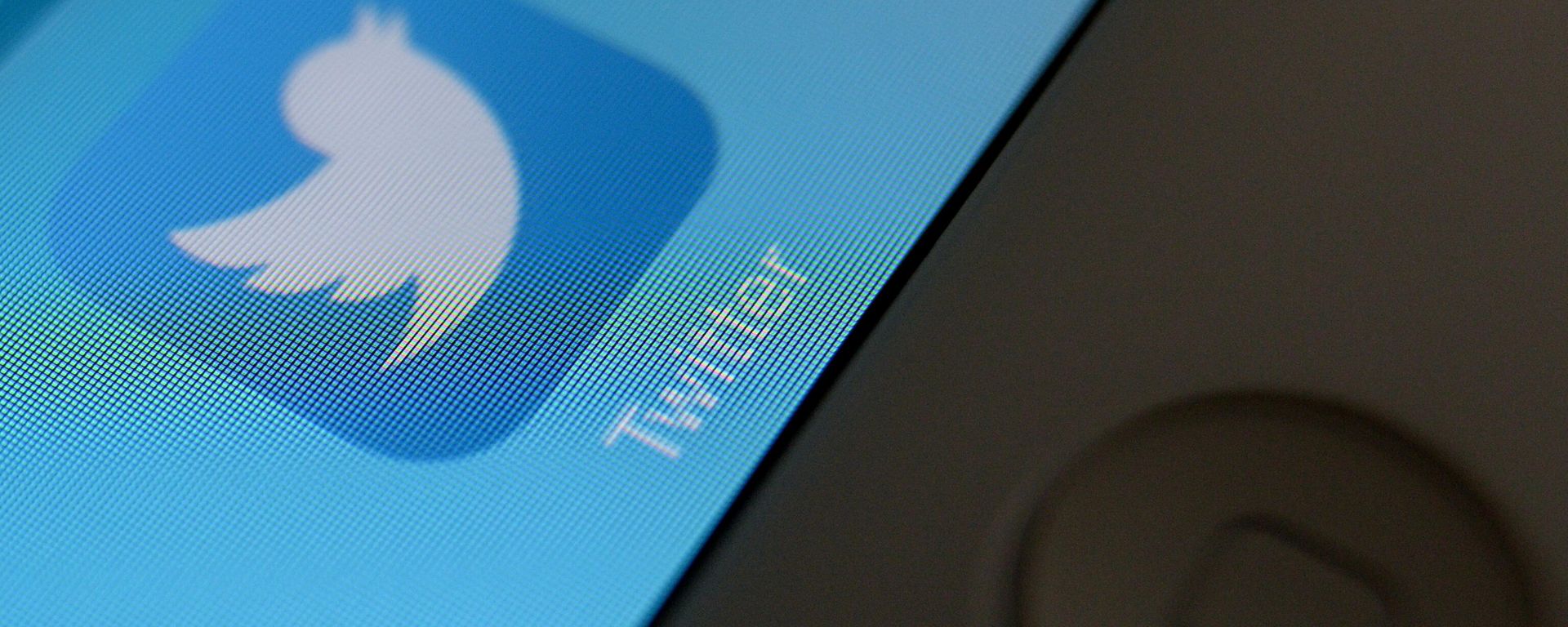 Twitter icon on tablet screen. - Sputnik International, 1920, 09.04.2023