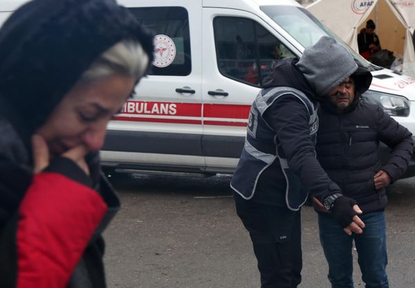 People on the street in the earthquake-stricken Turkish city of Diyarbakir. - Sputnik International