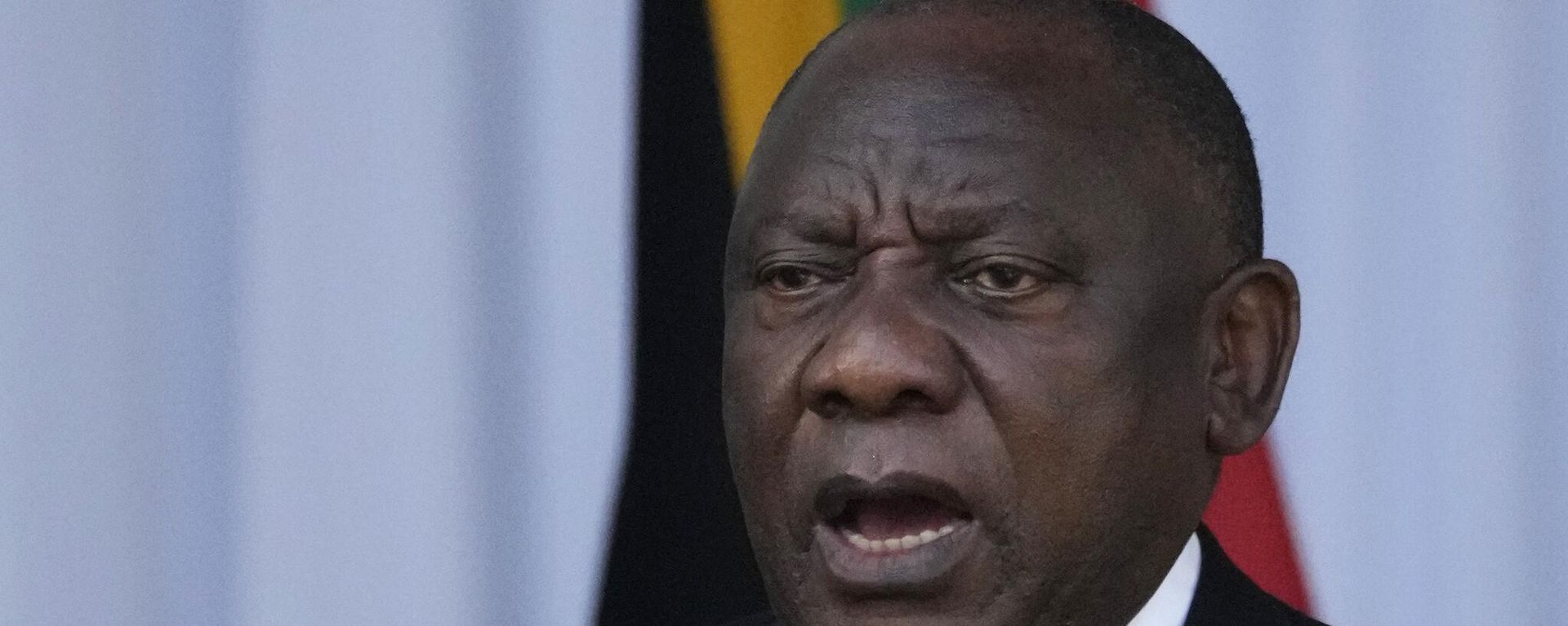 South Africa's President Cyril Ramaphosa speaks before handing over a certificate of recognition to King Misuzulu ka Zwelithini at the Moses Mabhida Stadium in Durban, South Africa, Saturday, Oct. 29, 2022 - Sputnik International, 1920, 09.07.2023