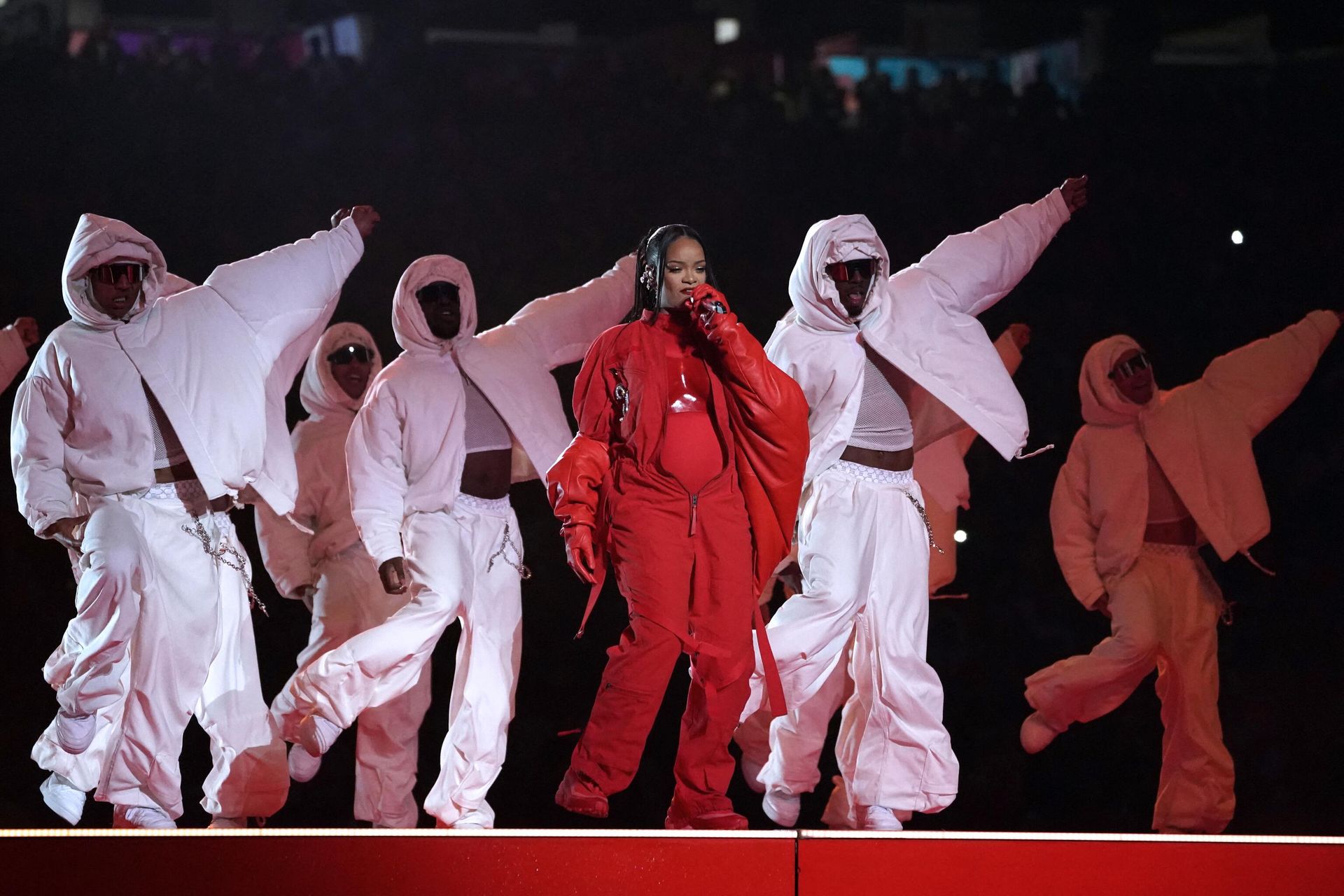 Barbadian singer Rihanna performs during the halftime show of Super Bowl LVII. - Sputnik International, 1920, 13.02.2023