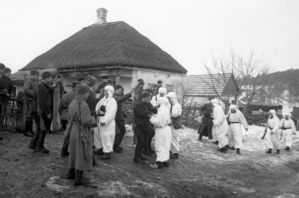 Troops of the Southern Front return to their unit after a scouting mission. - Sputnik International