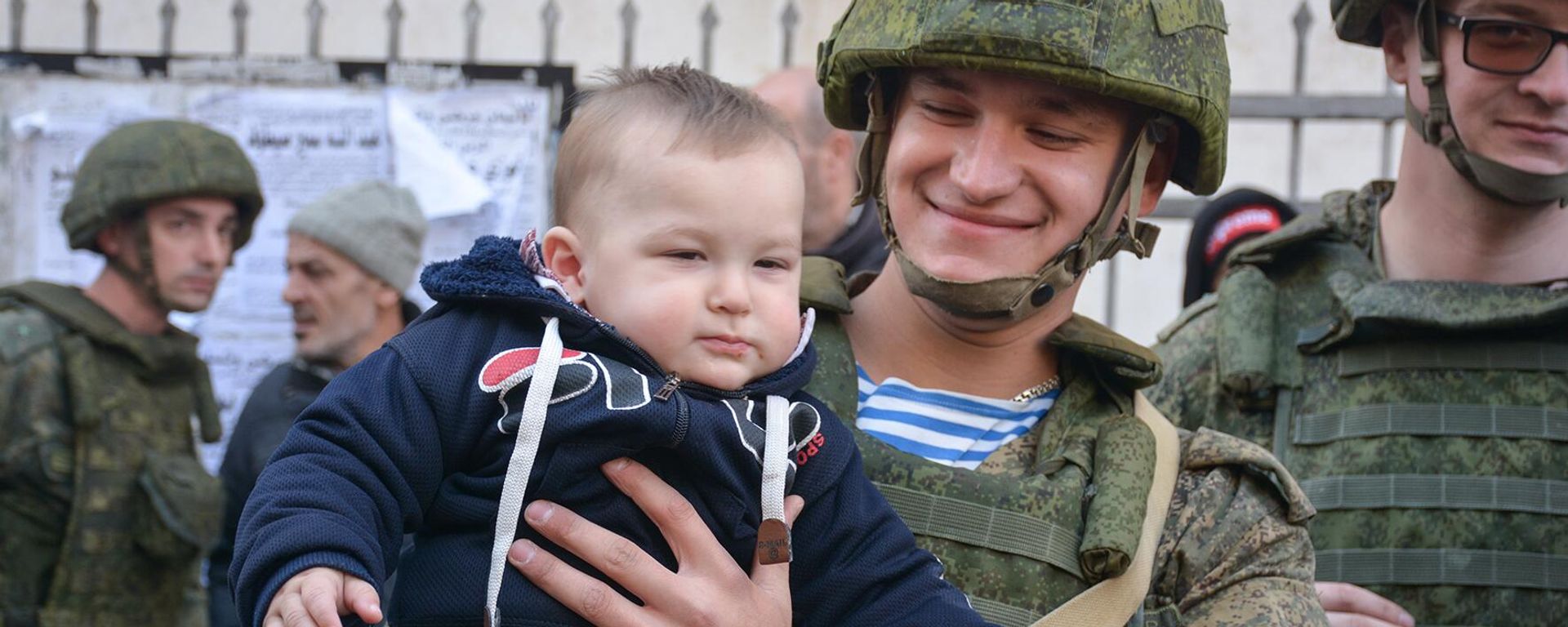 The Russian military is distributing humanitarian aid to Syrians affected by the devastating recent earthquake. - Sputnik International, 1920, 11.03.2023