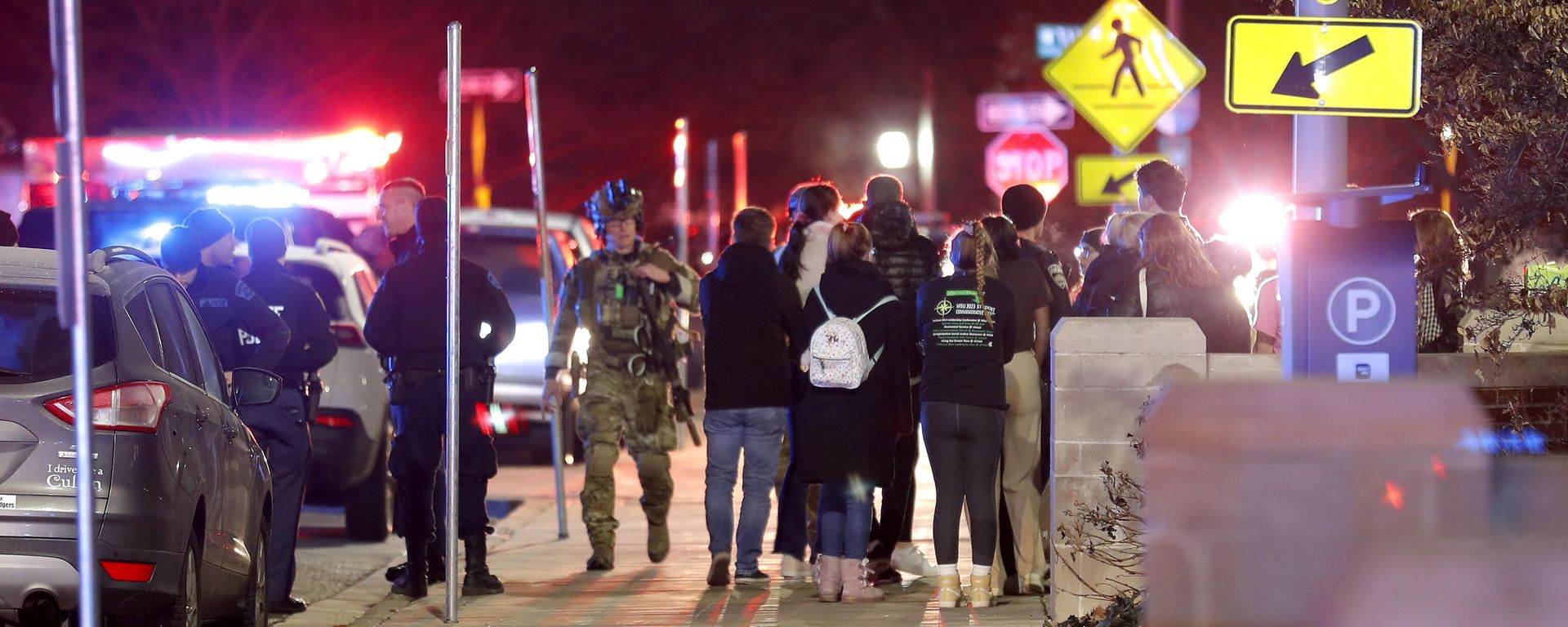 Students gather on the campus of Michigan State University after a shelter in place order was lifted early Tuesday, Feb. 14, 2023, in East Lansing, Mich. Students gather on the campus of Michigan State University after a shelter in place order was lifted early Tuesday, Feb. 14, 2023, in East Lansing, Mich. - Sputnik International, 1920, 14.02.2023