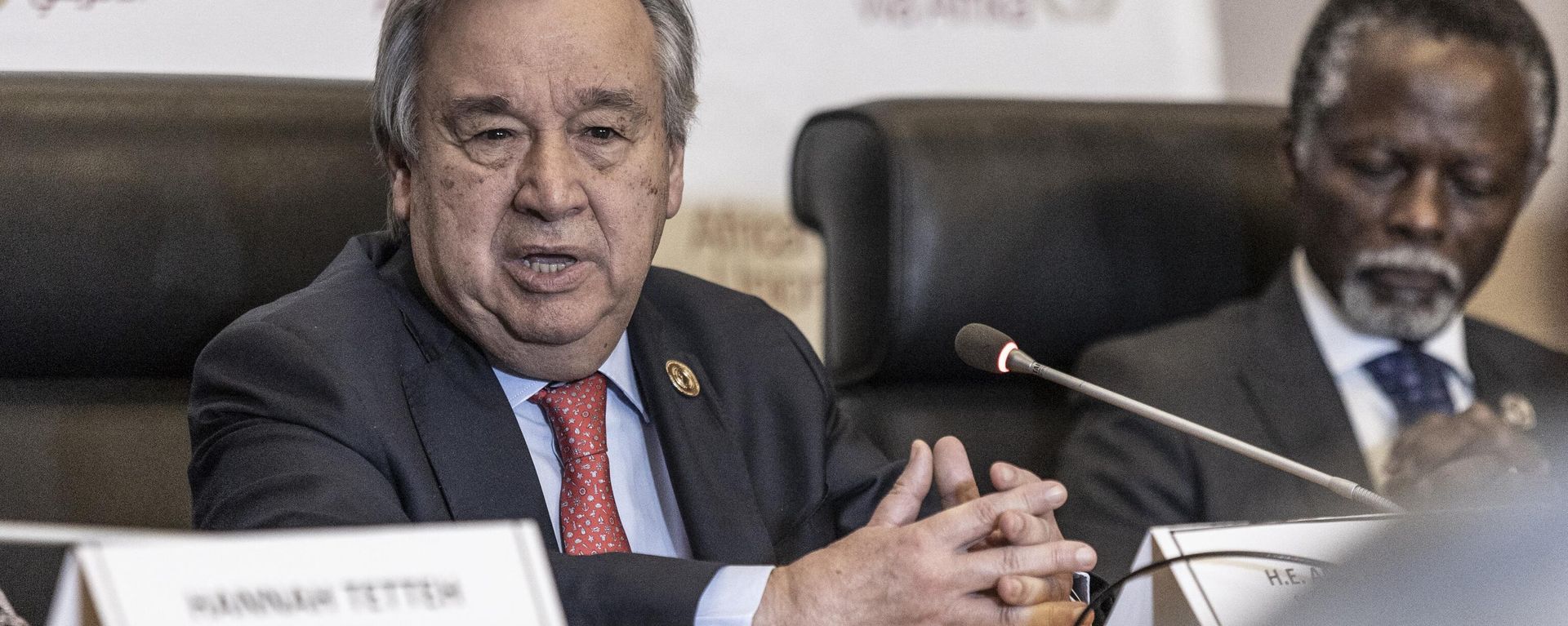 United Nation's Secretary-General Antonio Guterres (L) speaks during a press conference after the end of the 36th Ordinary Session of the Assembly of the African Union (AU) at the Africa Union headquarters in Addis Ababa on February 18, 2023. United Nation's Secretary-General Antonio Guterres (L) speaks during a press conference after the end of the 36th Ordinary Session of the Assembly of the African Union (AU) at the Africa Union headquarters in Addis Ababa on February 18, 2023. - Sputnik International, 1920, 18.02.2023