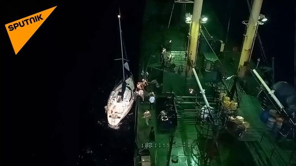 French Adventurer Shares Story of Sailing With Russians After Atlantic Rescue  - Sputnik International