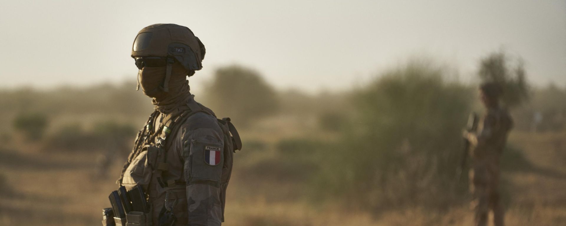 In this file photo taken on November 10, 2019, soldiers from the French Army in Sahel monitor a rural area during the Bourgou IV operation in northern Burkina Faso, along the border with Mali and Niger In this file photo taken on November 10, 2019, soldiers from the French Army in Sahel monitor a rural area during the Bourgou IV operation in northern Burkina Faso, along the border with Mali and Niger - Sputnik International, 1920, 20.02.2023
