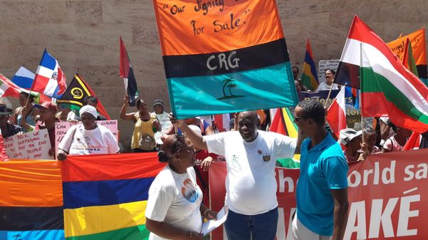 Demonstrators from the Chagos Islands protested at a British defiance of a United Nations deadline to end their illegal occupation of the Indian Ocean archipelago in Port Louis on November 22, 2019. - Sputnik International
