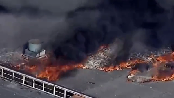 Fire at metal manufacturing plant in Bedford, Ohio where multiple explosions occurred. - Sputnik International