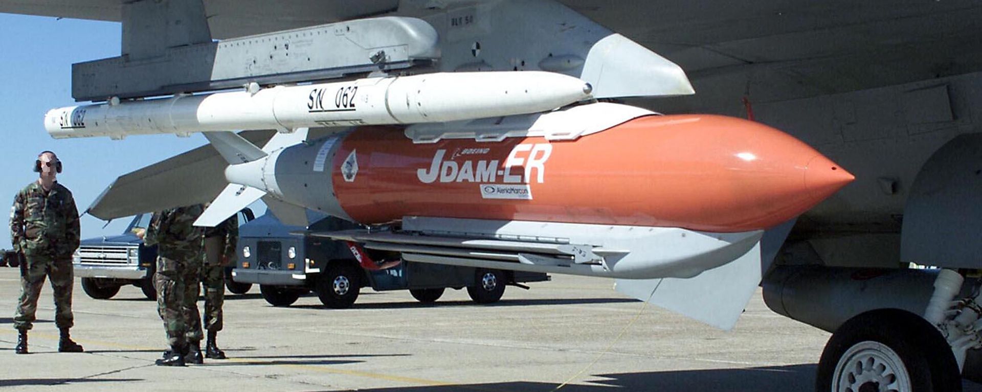 File photo image of a JDAM-ER glide bomb fitted aboard an F-16 Fighting Falcon before a test. File photo image of a JDAM-ER glide bomb fitted aboard an F-16 Fighting Falcon before a test. - Sputnik International, 1920, 22.02.2023