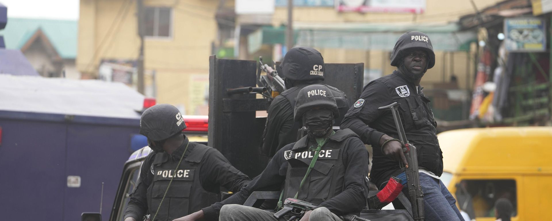 Police officers patrol during a protest by Nigeria Labour Congress on the street in Lagos, Nigeria, on July 26, 2022. Police officers patrol during a protest by Nigeria Labour Congress on the street in Lagos, Nigeria, on July 26, 2022. - Sputnik International, 1920, 24.02.2023