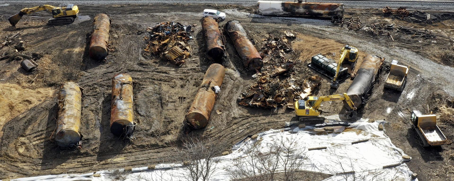 A view of the scene Friday, Feb. 24, 2023, as the cleanup continues at the site of of a Norfolk Southern freight train derailment that happened on Feb. 3 in East Palestine, Ohio - Sputnik International, 1920, 31.03.2023