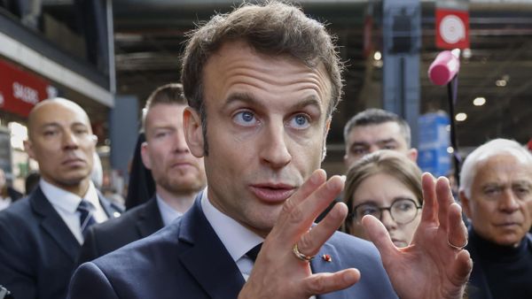 French President Emmanuel Macron speaks to the media as he visits the International Agriculture Fair in Paris, Saturday, Feb. 25, 2023. - Sputnik International