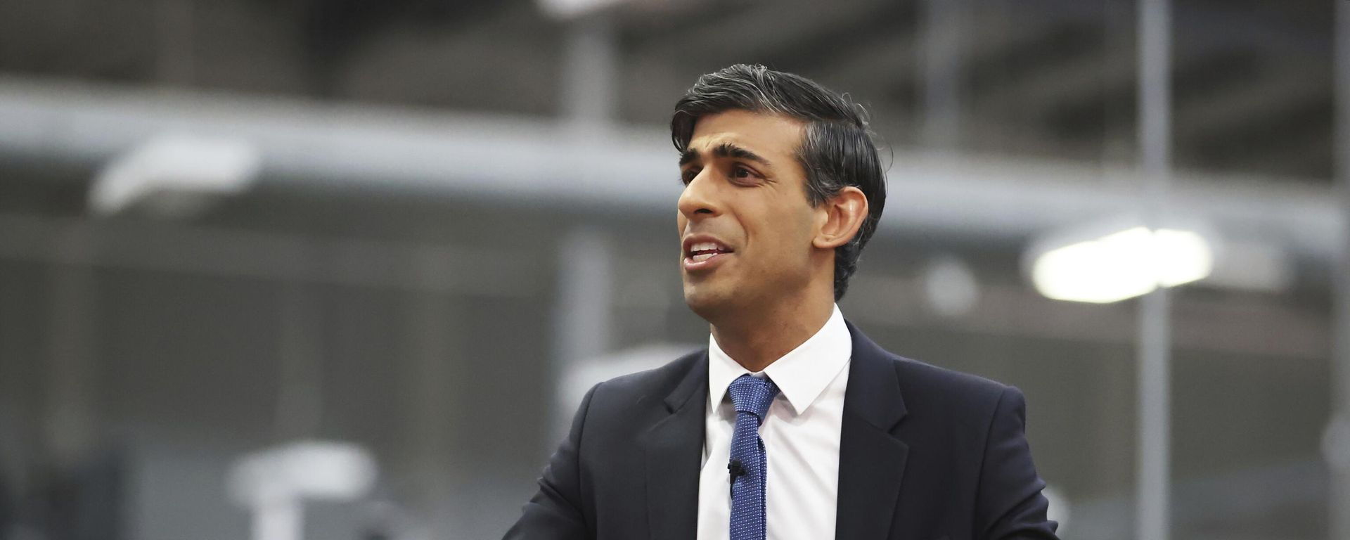 British Prime Minister Rishi Sunak holds a Q&A session with local business leaders during a visit to Coca-Cola HBC in Lisburn, Northern Ireland British Prime Minister Rishi Sunak holds a Q&A session with local business leaders during a visit to Coca-Cola HBC in Lisburn, Northern Ireland - Sputnik International, 1920, 01.10.2023